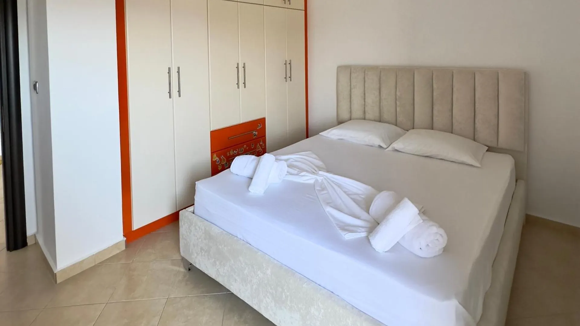 Seaview Sarande Apartment